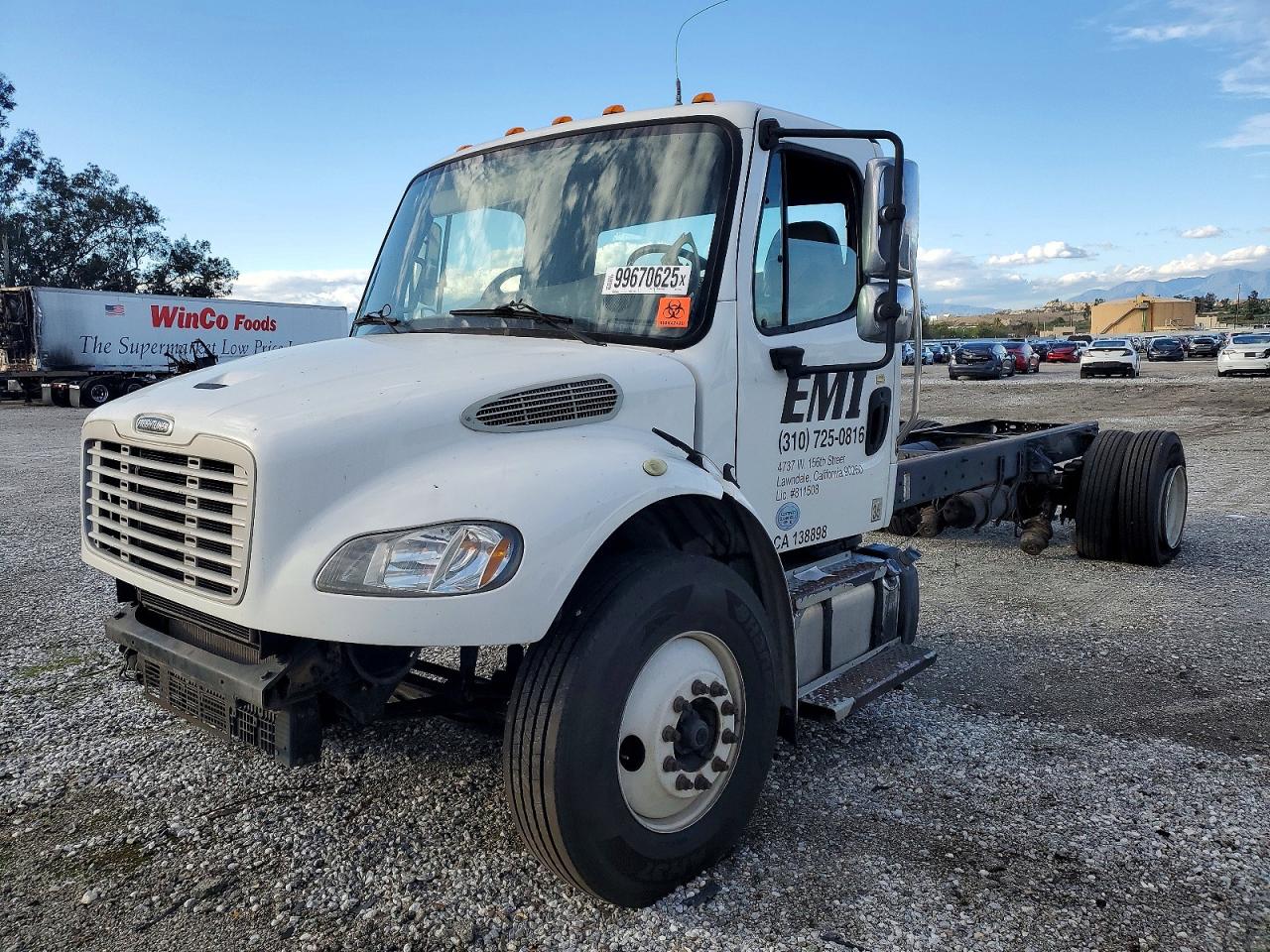 2015 FREIGHTLINER BUSINESS CLASS M2 TRUCK CAB ANDCHASSIS photo 2