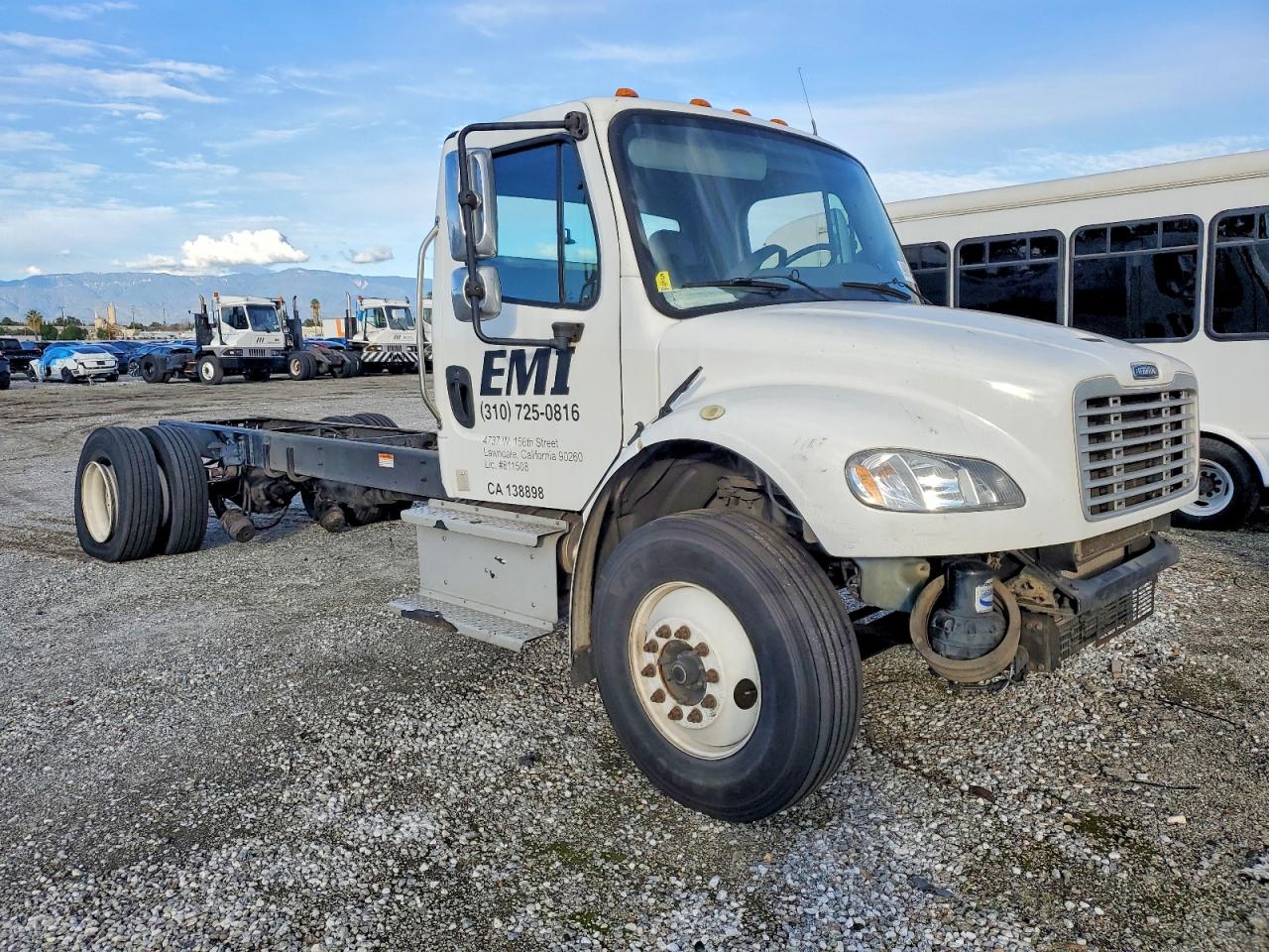 2015 FREIGHTLINER M2