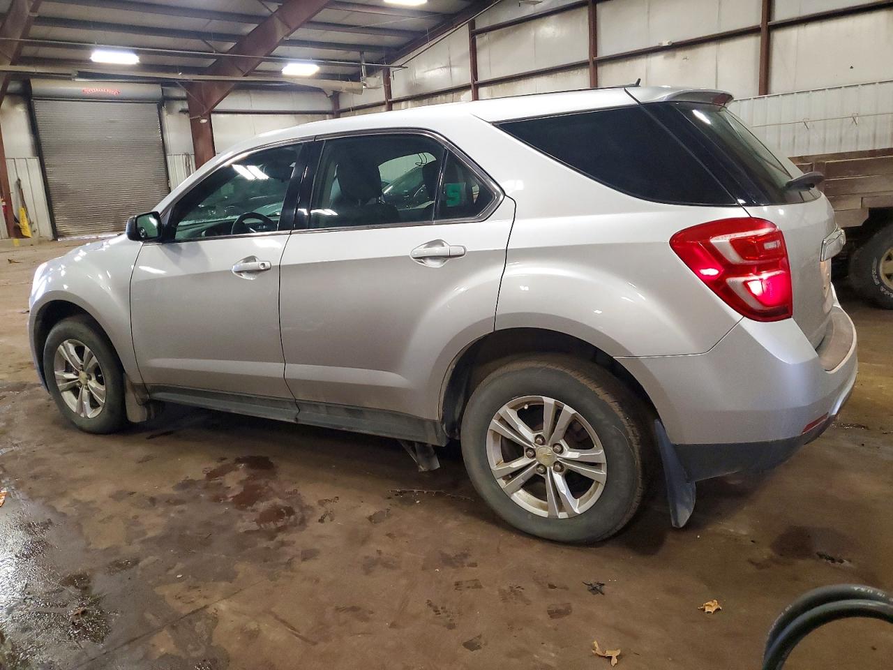 2016 CHEVROLET EQUINOX LS photo 2