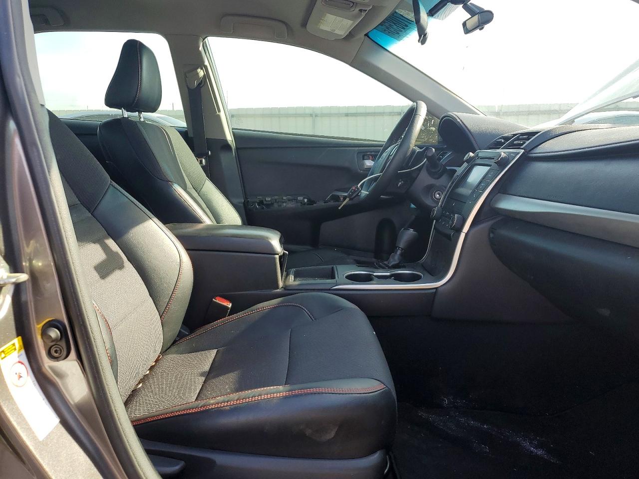 2017 TOYOTA CAMRY LE photo 7
