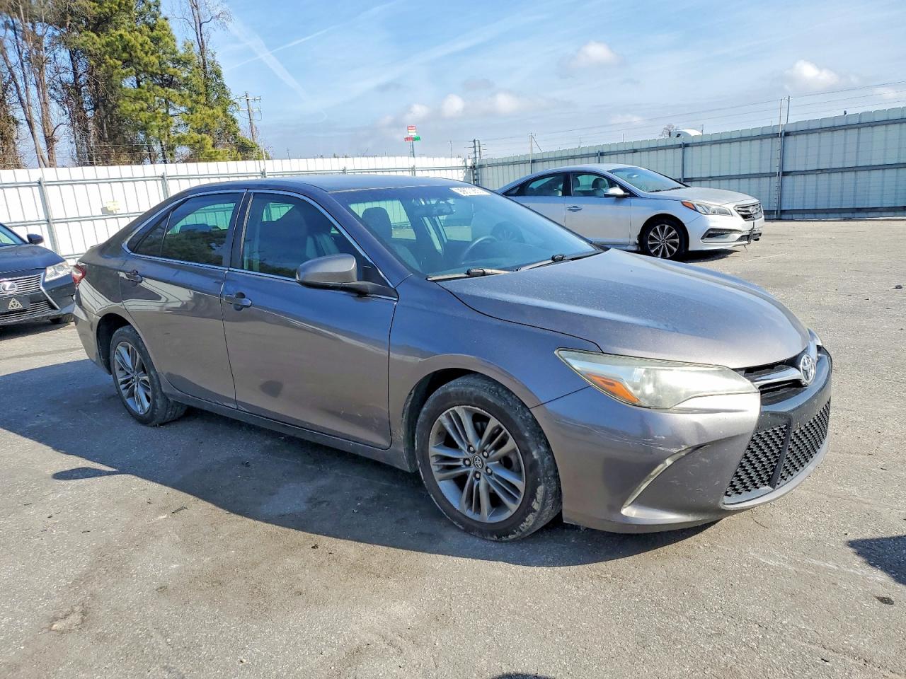 2017 TOYOTA CAMRY LE photo 4