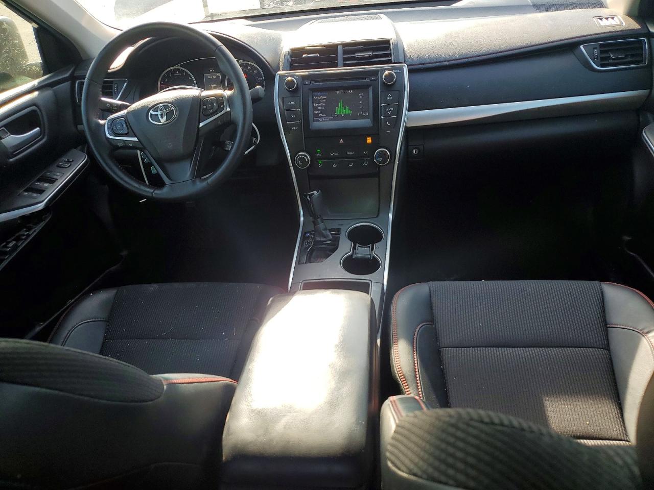 2017 TOYOTA CAMRY LE photo 8