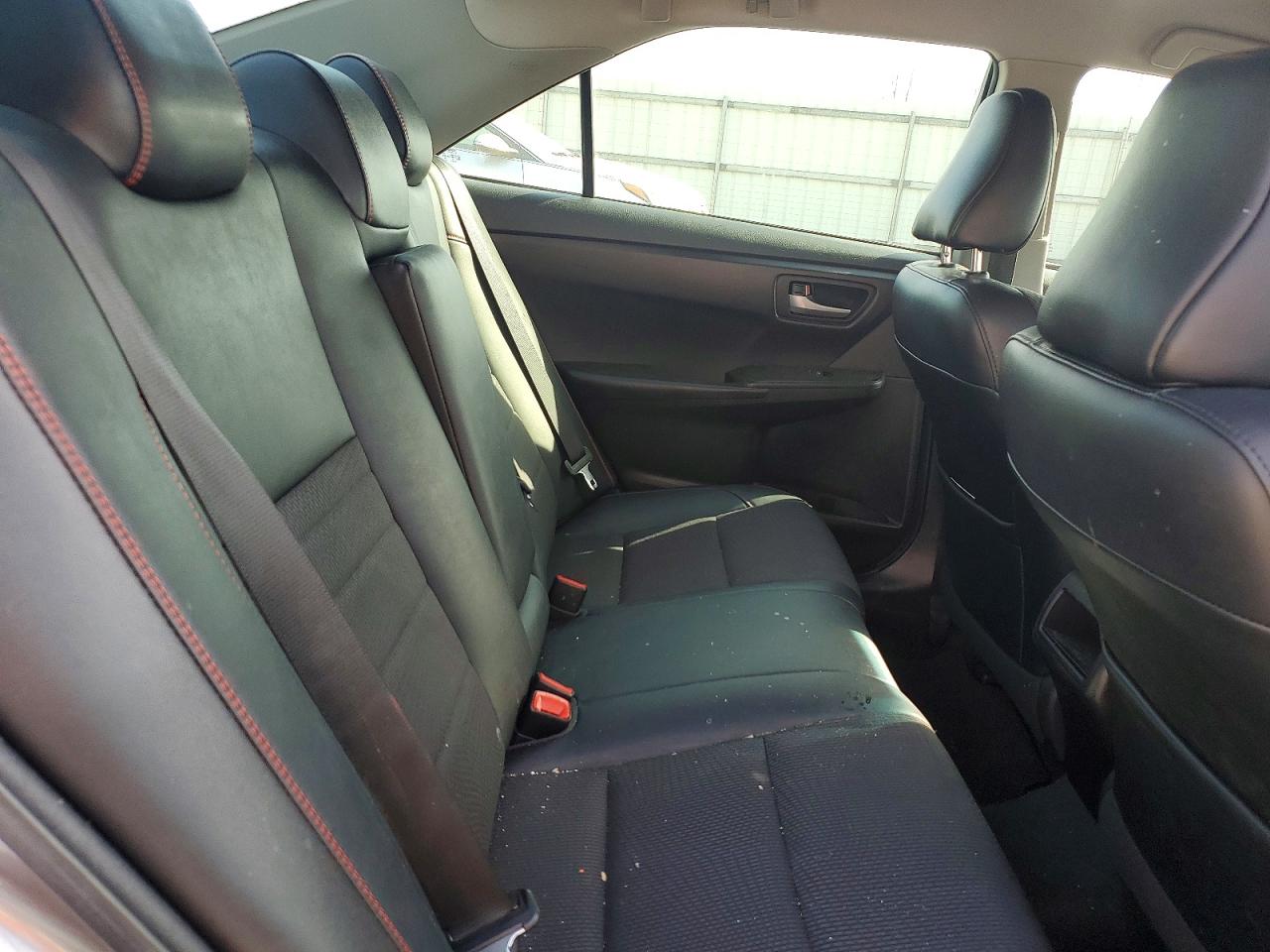 2017 TOYOTA CAMRY LE photo 10
