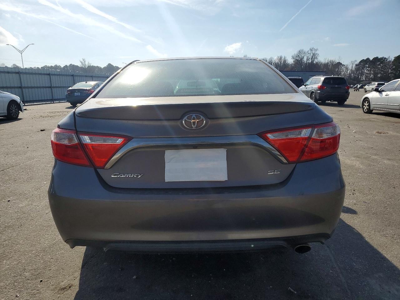 2017 TOYOTA CAMRY LE photo 6