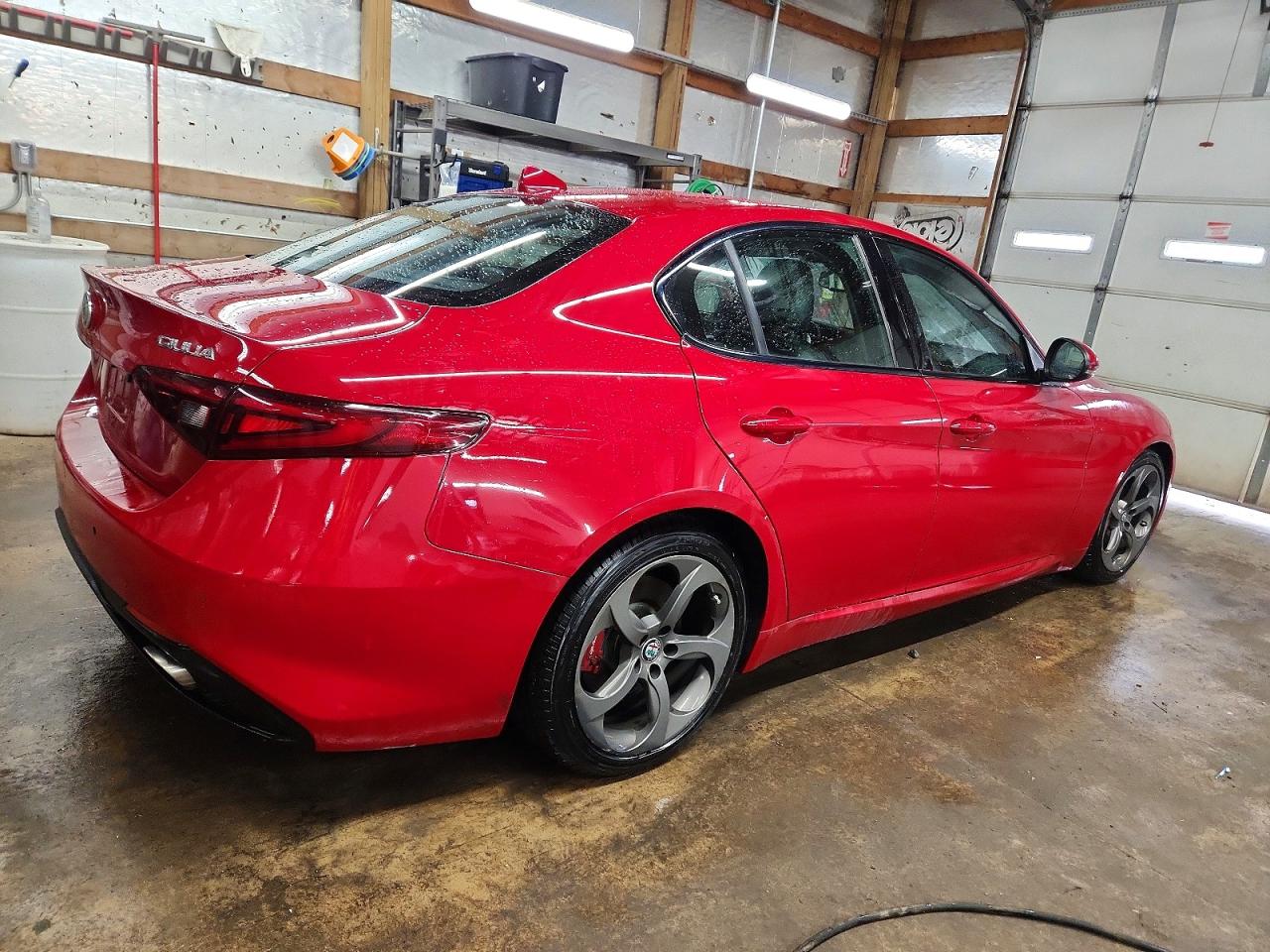 2017 ALFA ROMEO GIULIA photo 3