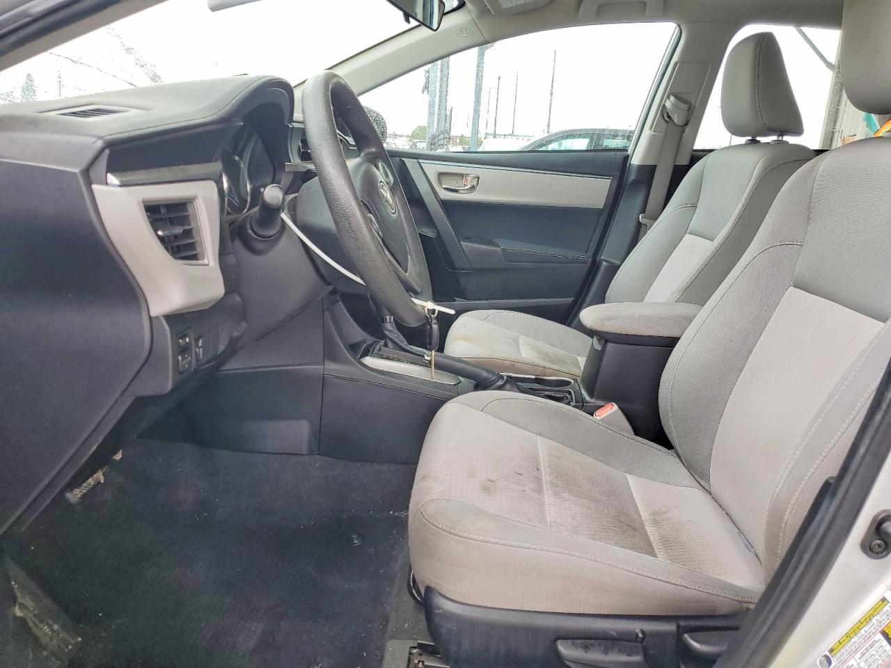 2015 TOYOTA COROLLA L photo 7