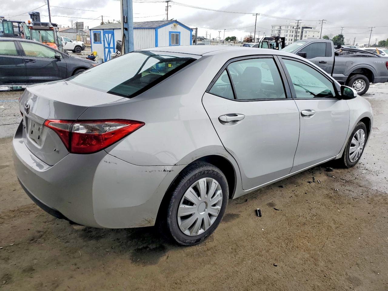 2015 TOYOTA COROLLA L photo 3