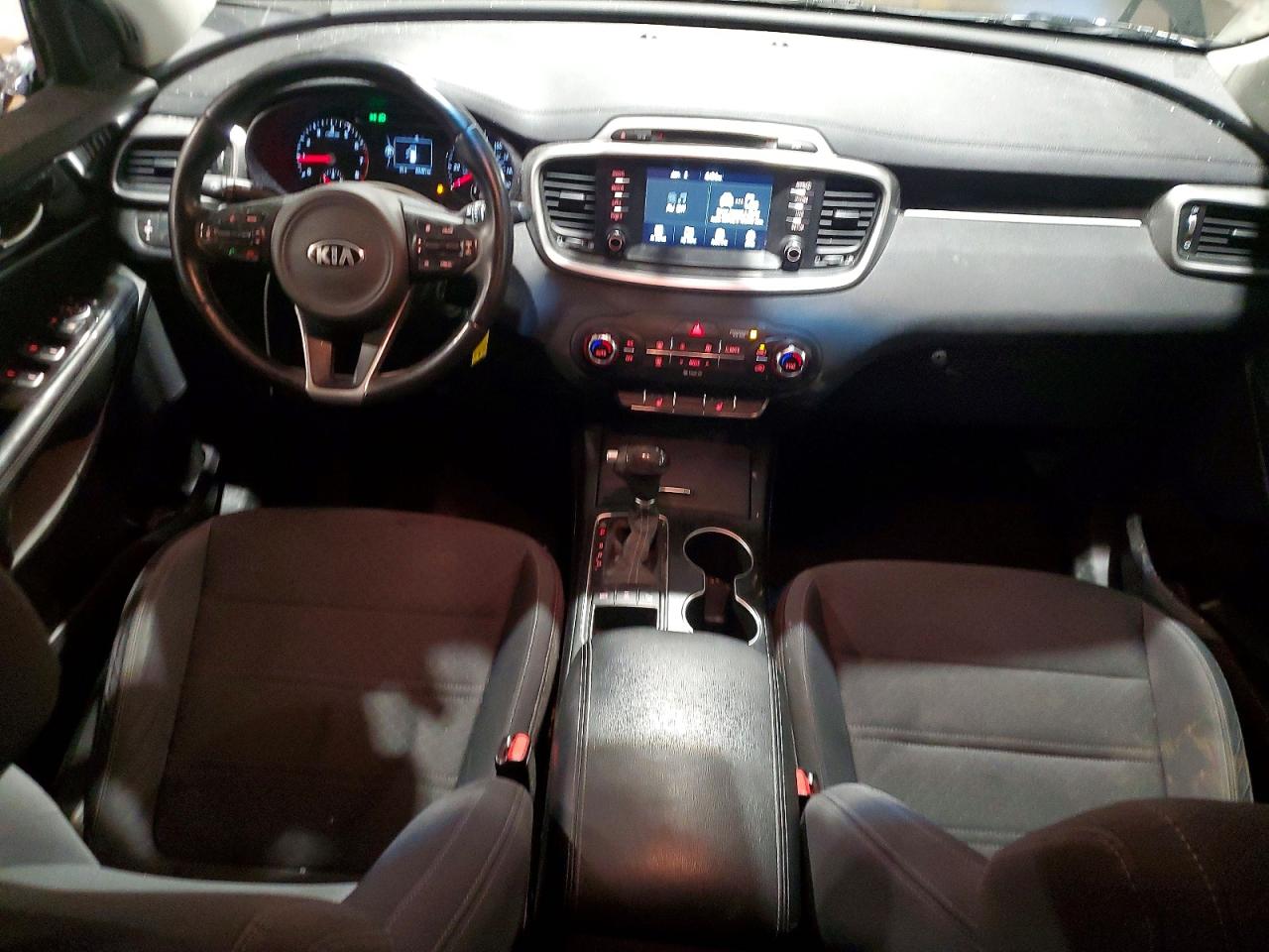 2017 KIA SORENTO LX photo 8