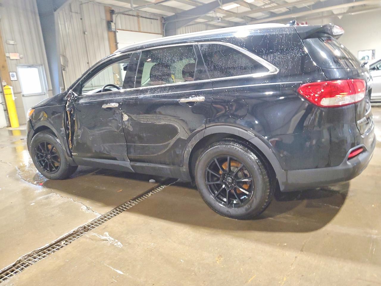 2017 KIA SORENTO LX photo 2