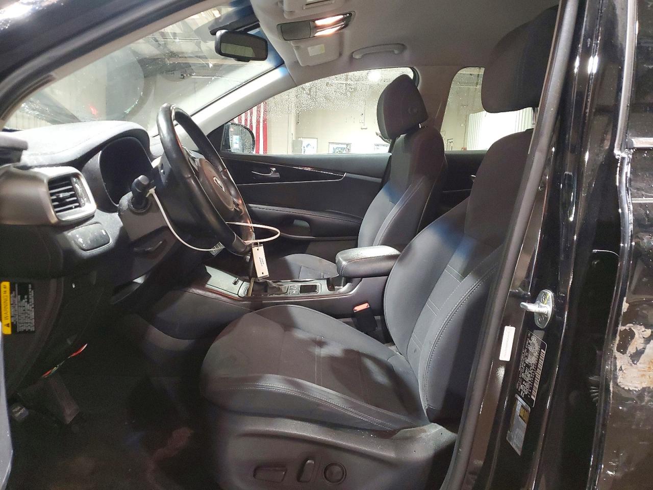 2017 KIA SORENTO LX photo 7