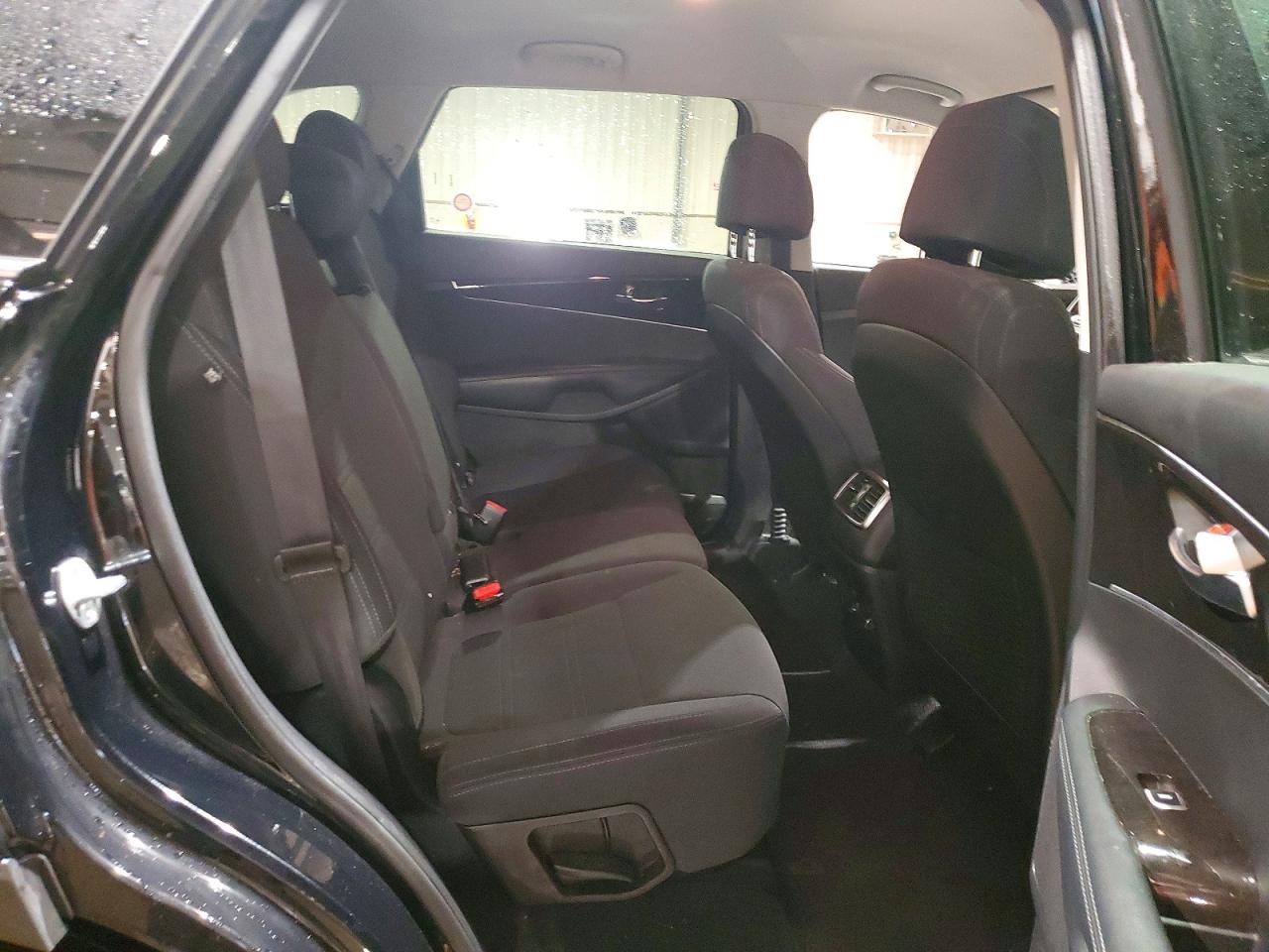 2017 KIA SORENTO LX photo 11