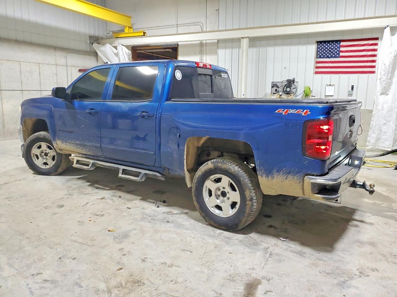 2016 CHEVROLET SILVERADO K1500 LT photo 2