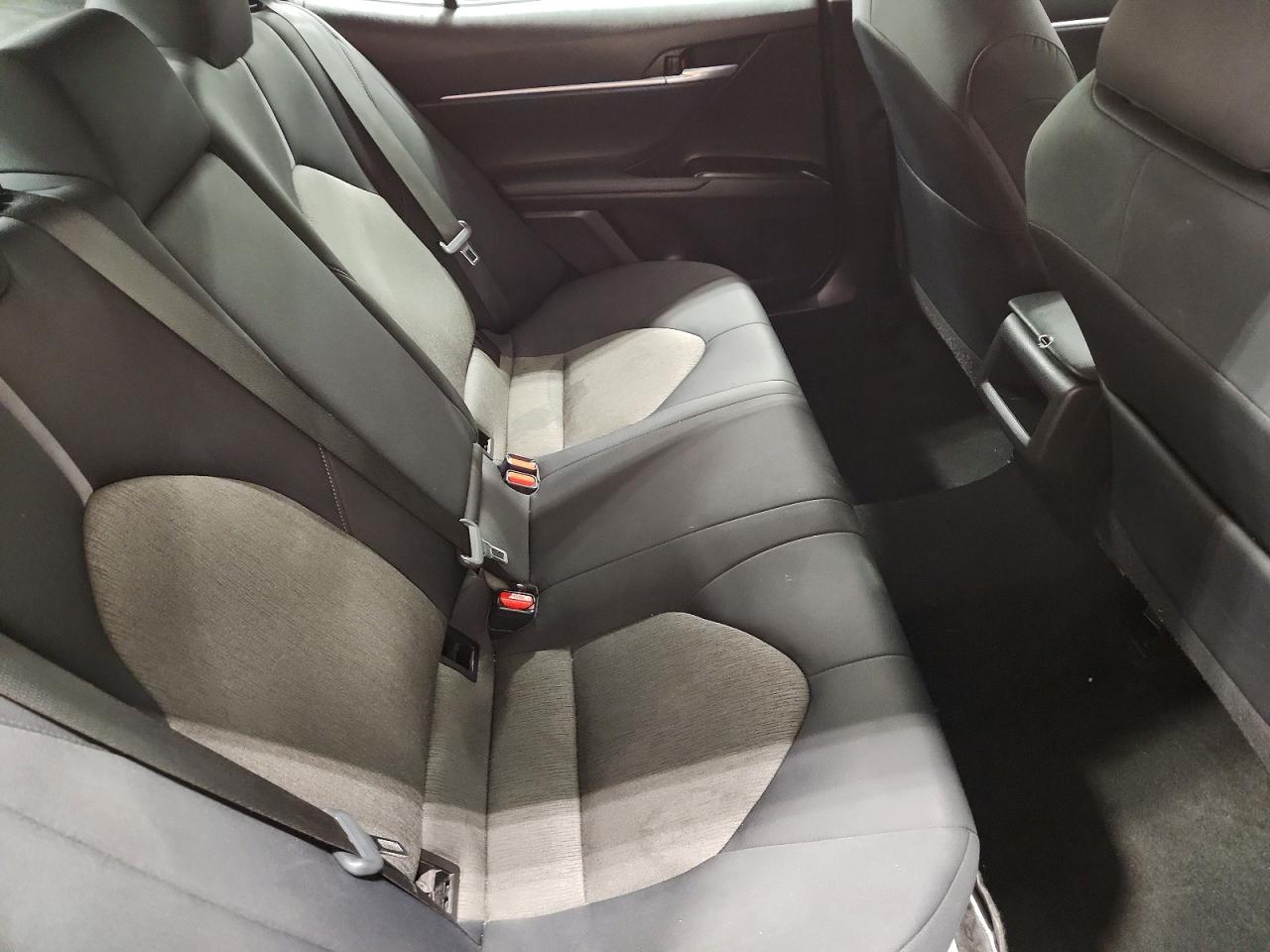 2021 TOYOTA CAMRY LE photo 10