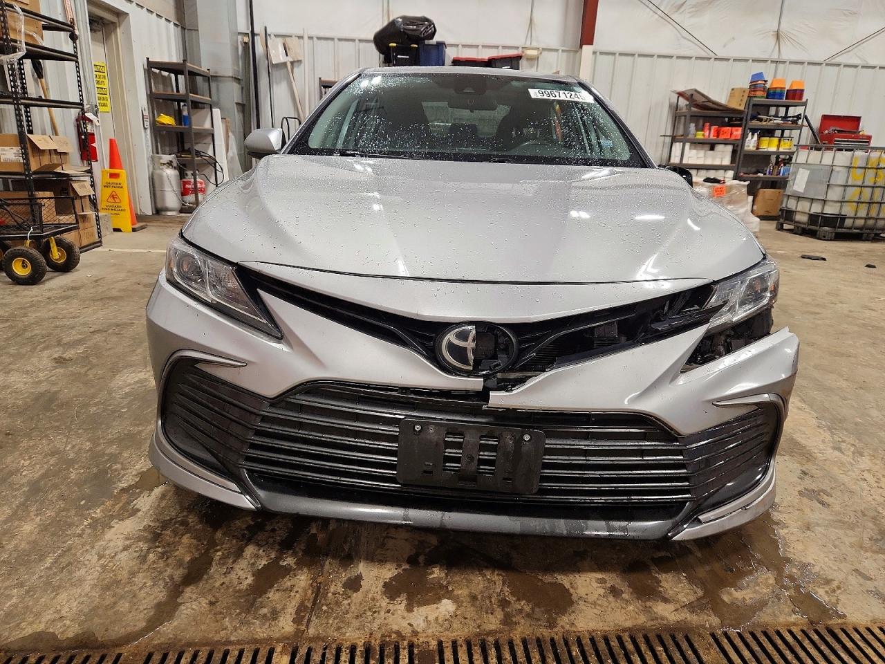 2021 TOYOTA CAMRY LE photo 5