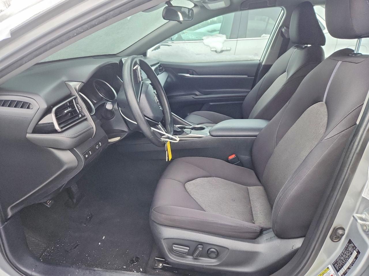 2021 TOYOTA CAMRY LE photo 7