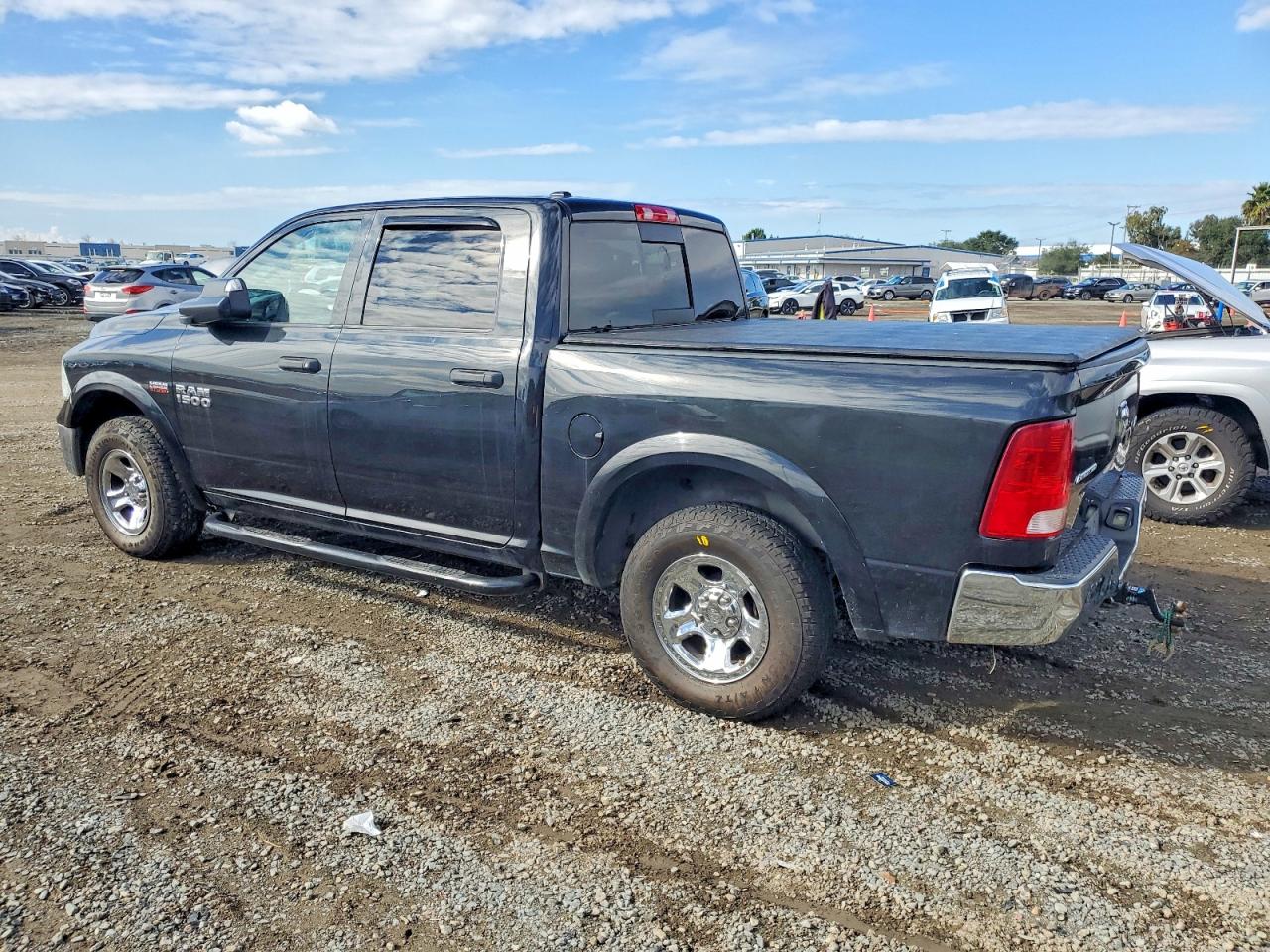2017 RAM 1500 SLT photo 3