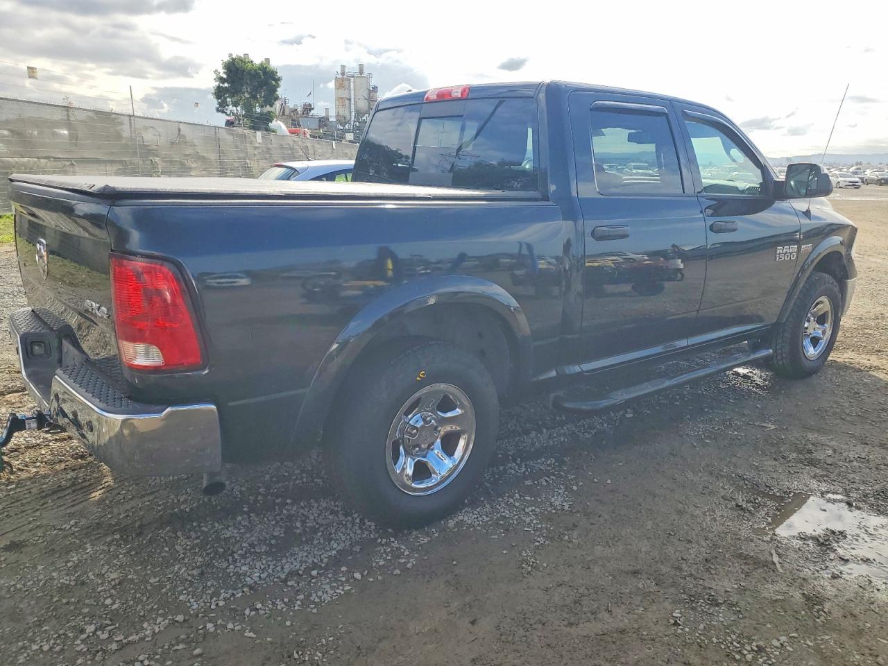 2017 RAM 1500 SLT photo 5