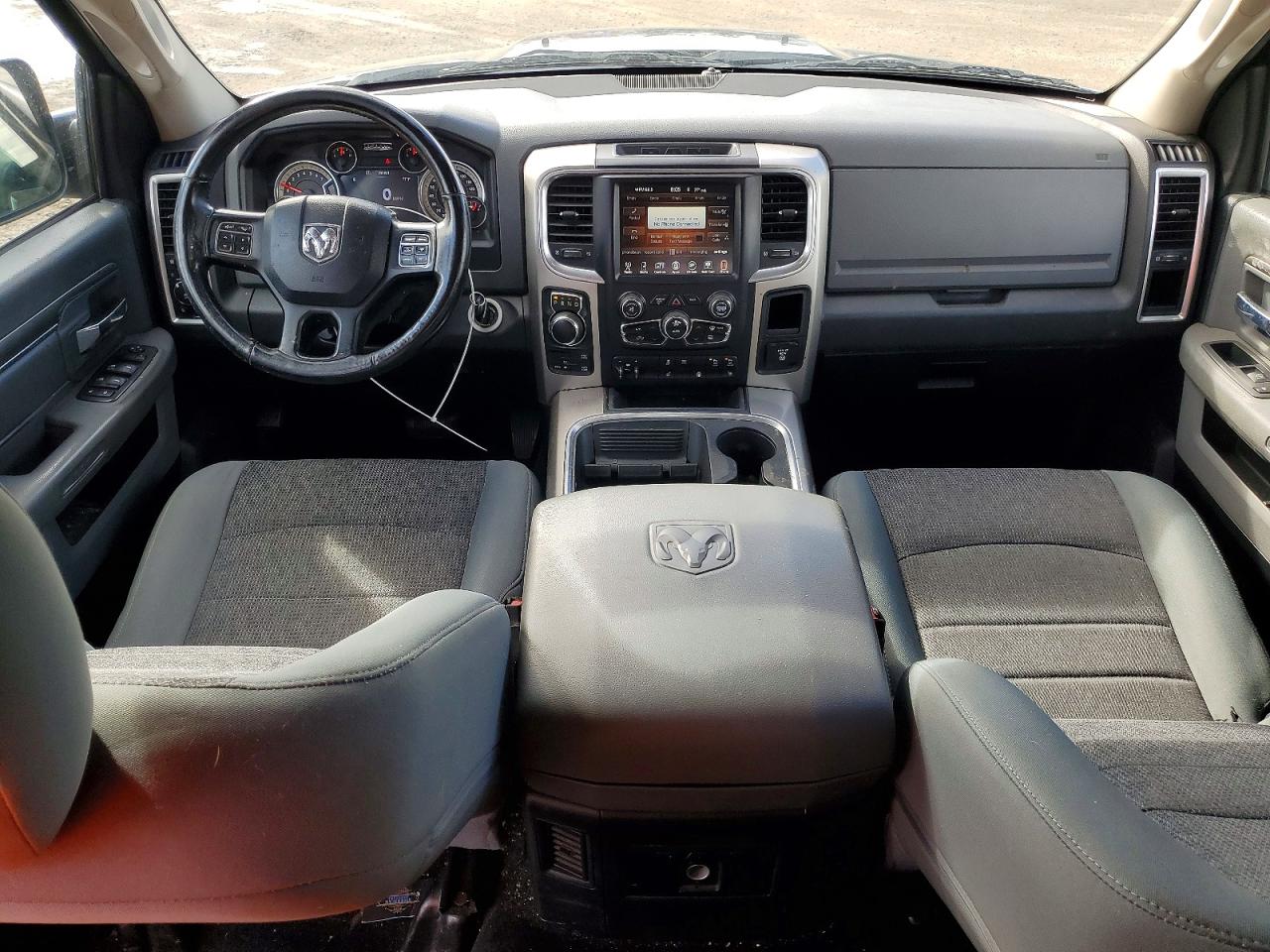 2017 RAM 1500 SLT photo 15