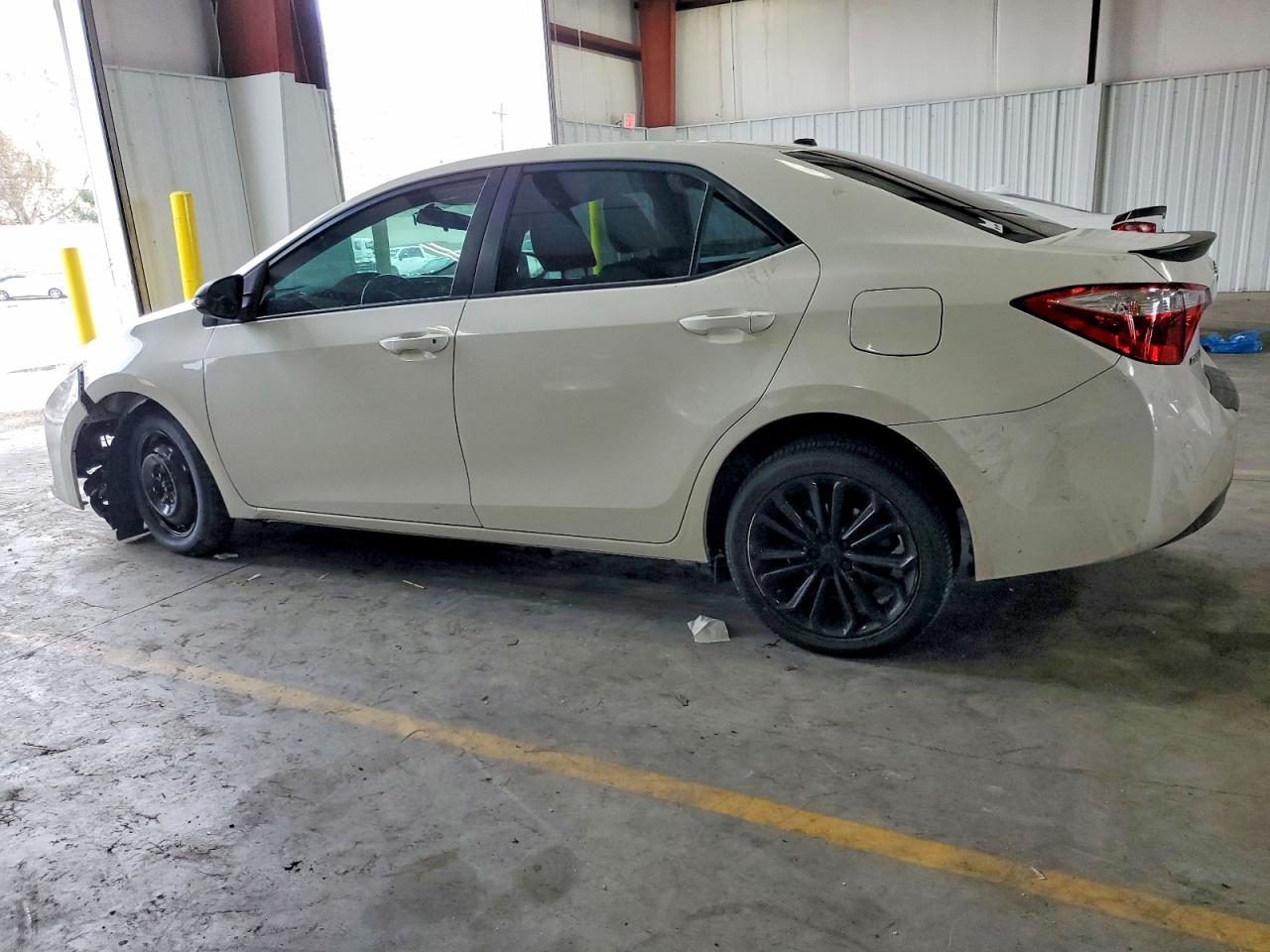 2016 TOYOTA COROLLA L photo 2