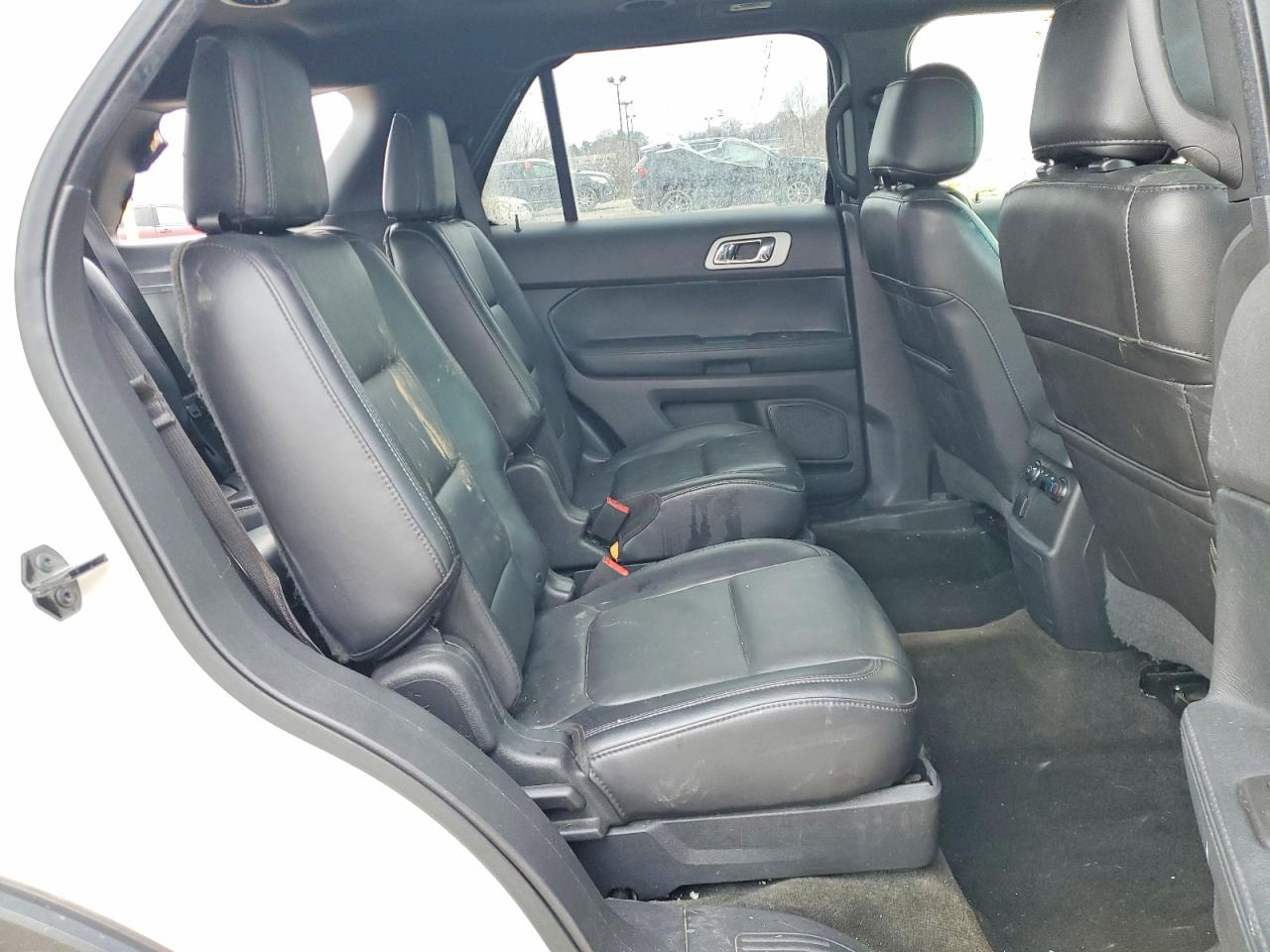 2015 FORD EXPLORER XLT photo 11