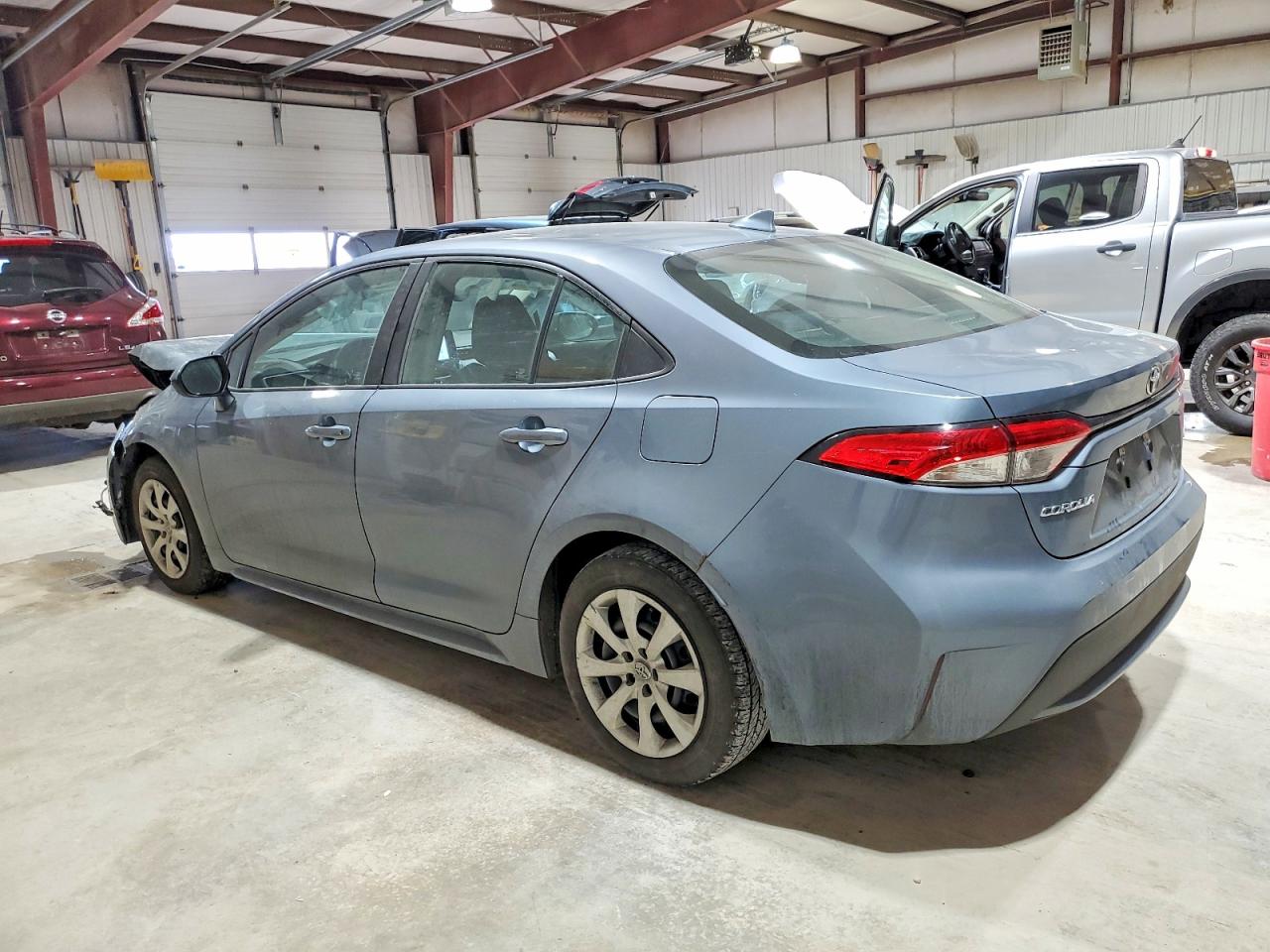 2021 TOYOTA COROLLA LE photo 2