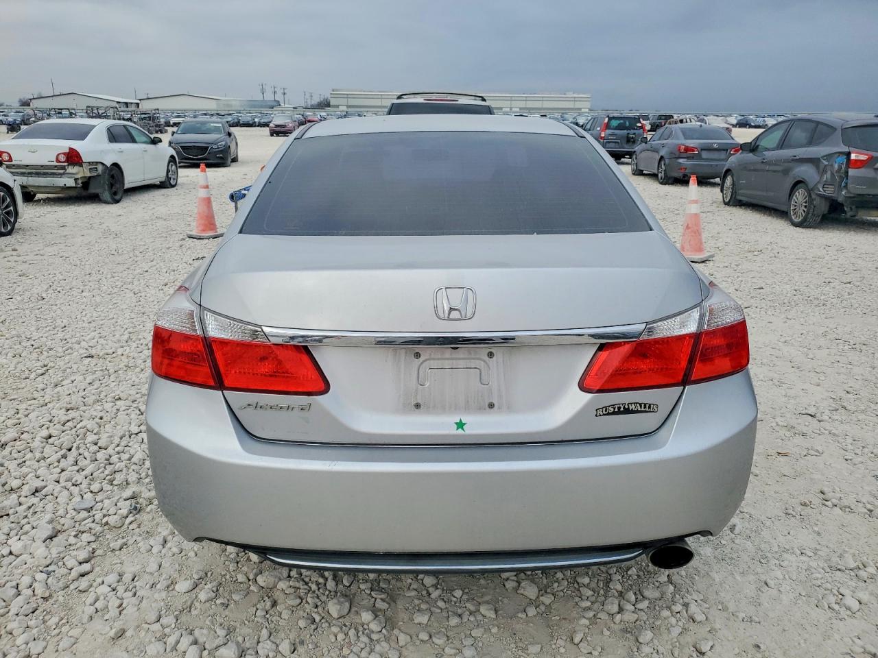 2013 HONDA ACCORD LX photo 6