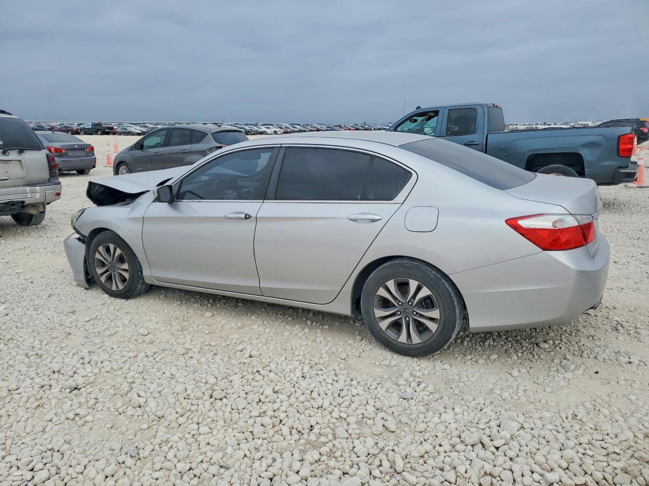 2013 HONDA ACCORD LX photo 2