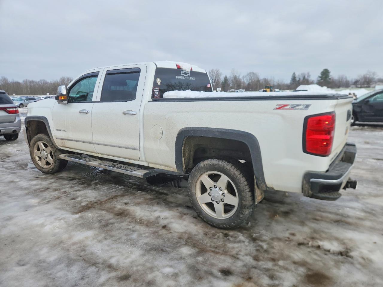 2015 CHEVROLET SILVERADO K2500 HEAVY DUTY LTZ photo 2