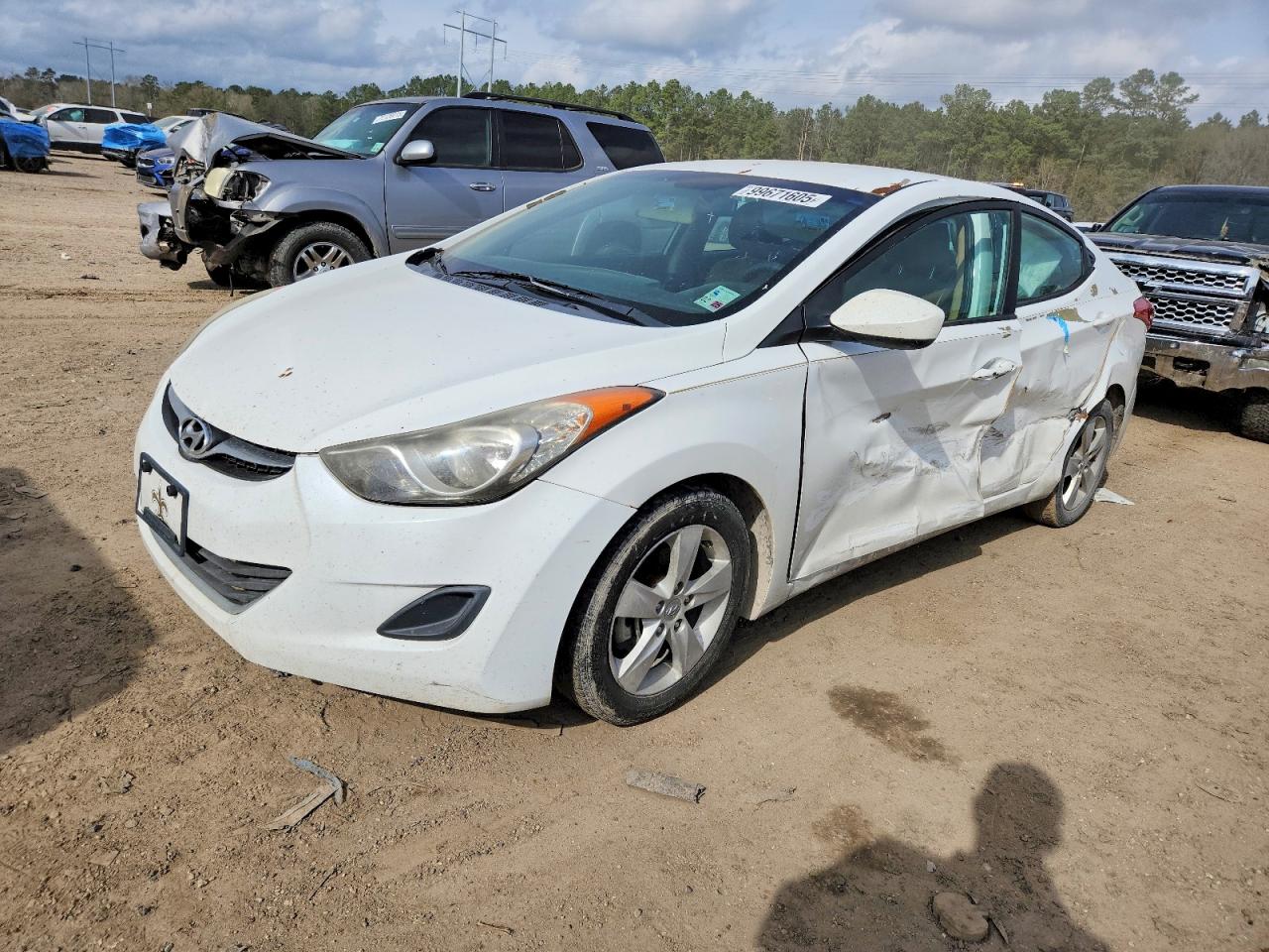2013 HYUNDAI ELANTRA