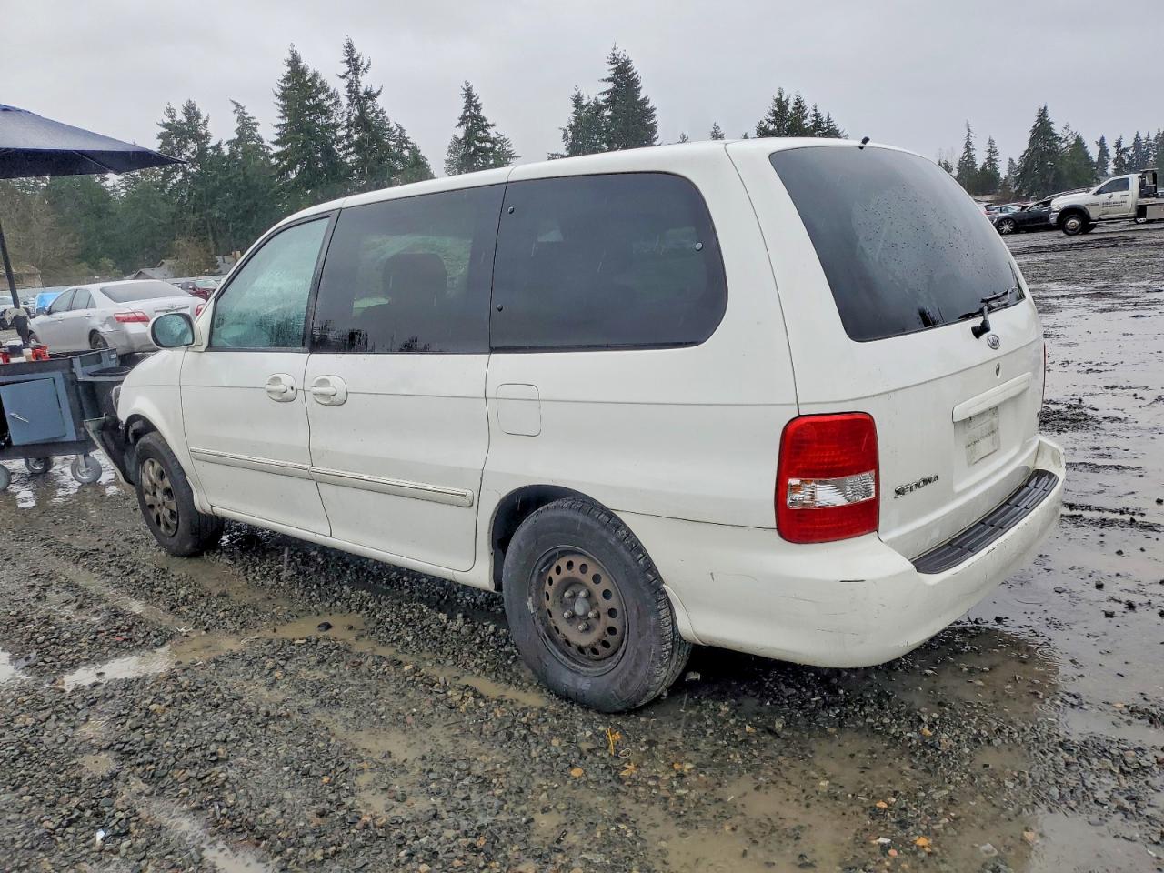 2005 KIA SEDONA photo 2