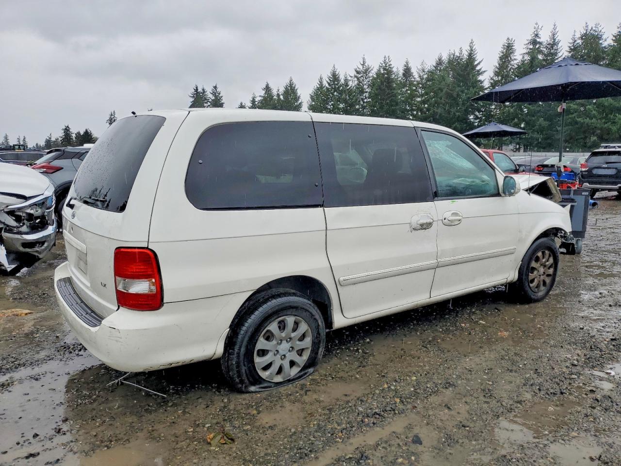 2005 KIA SEDONA photo 3