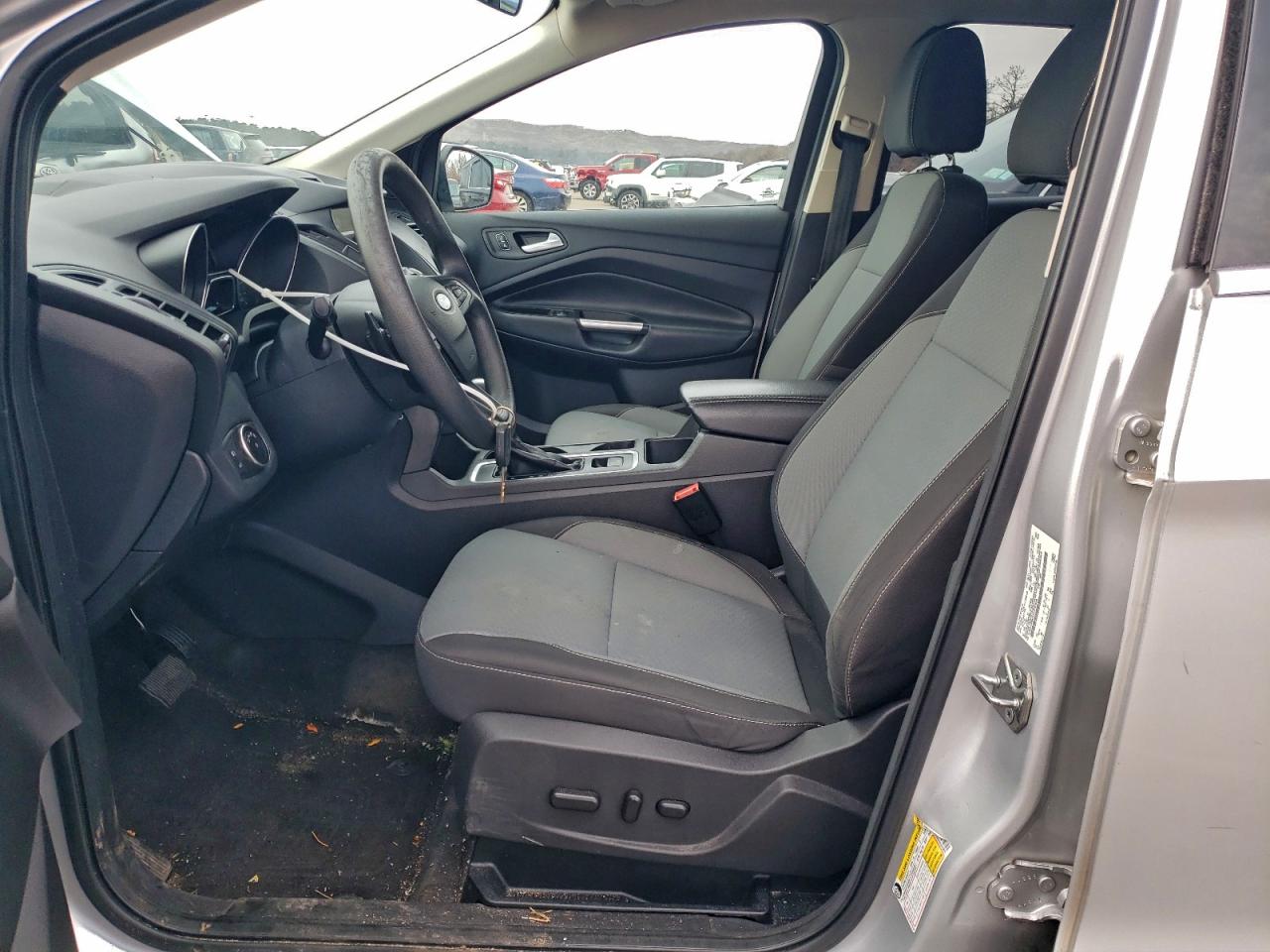 2017 FORD ESCAPE SE photo 7