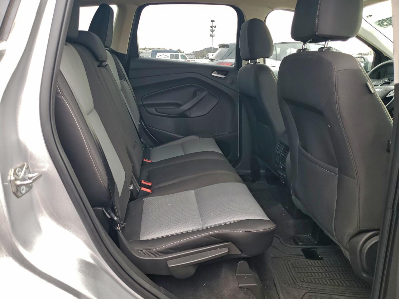 2017 FORD ESCAPE SE photo 10