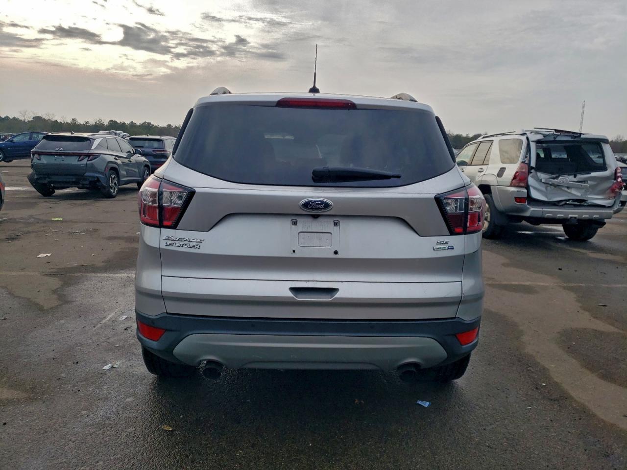 2017 FORD ESCAPE SE photo 6