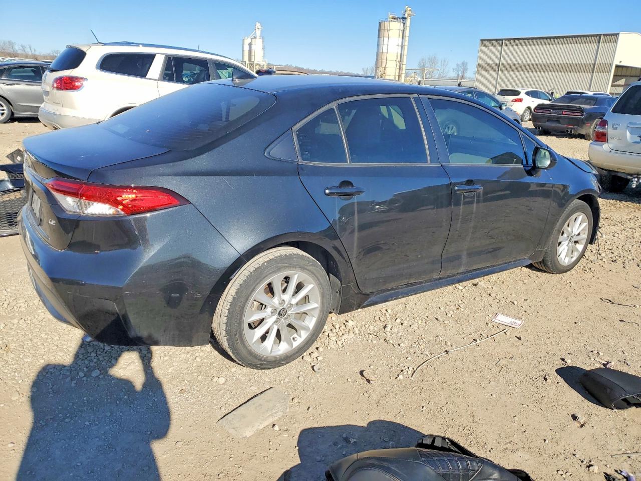 2020 TOYOTA COROLLA LE photo 3