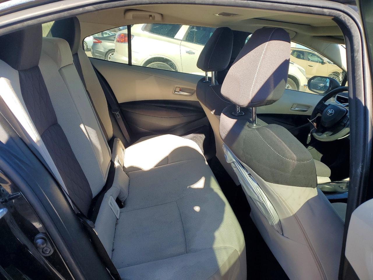 2020 TOYOTA COROLLA LE photo 10