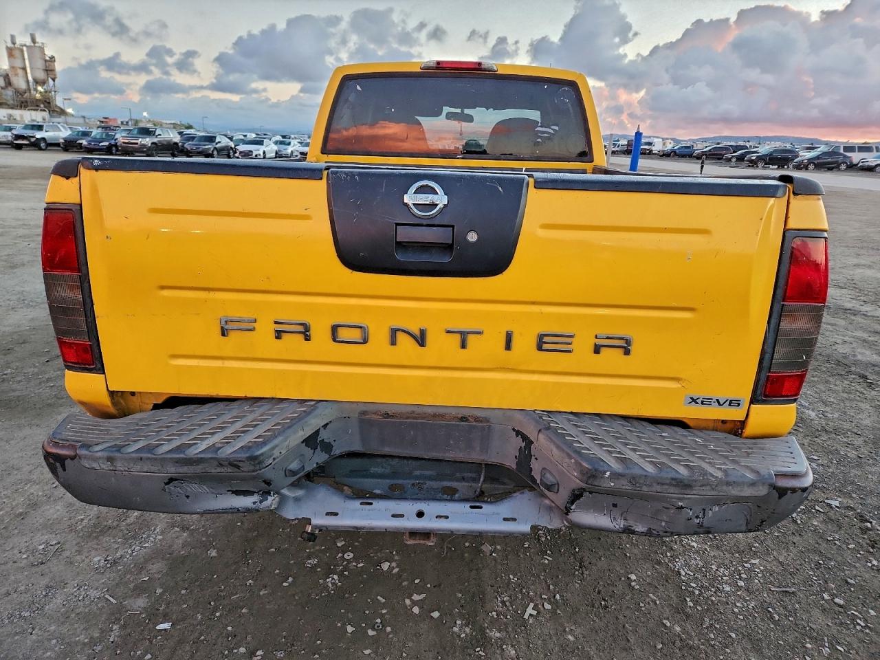 2002 NISSAN FRONTIER CREW CAB XE photo 6