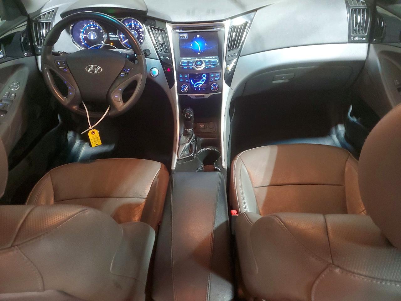 2013 HYUNDAI SONATA SE photo 8