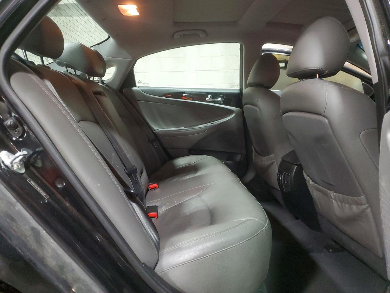 2013 HYUNDAI SONATA SE photo 10