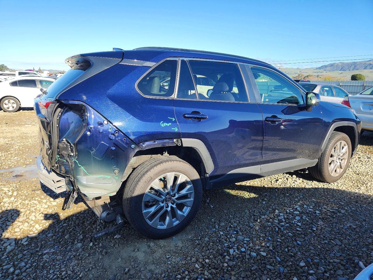 2019 TOYOTA RAV4 XLE PREMIUM photo 3