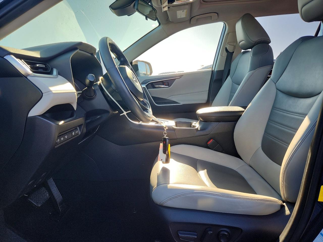 2019 TOYOTA RAV4 XLE PREMIUM photo 7
