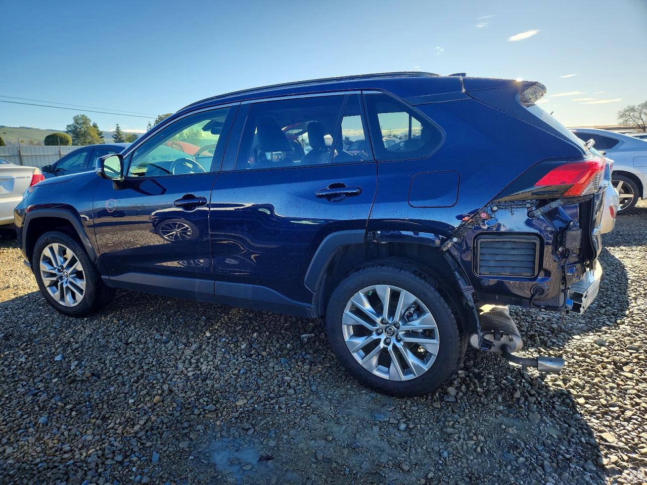 2019 TOYOTA RAV4 XLE PREMIUM photo 2