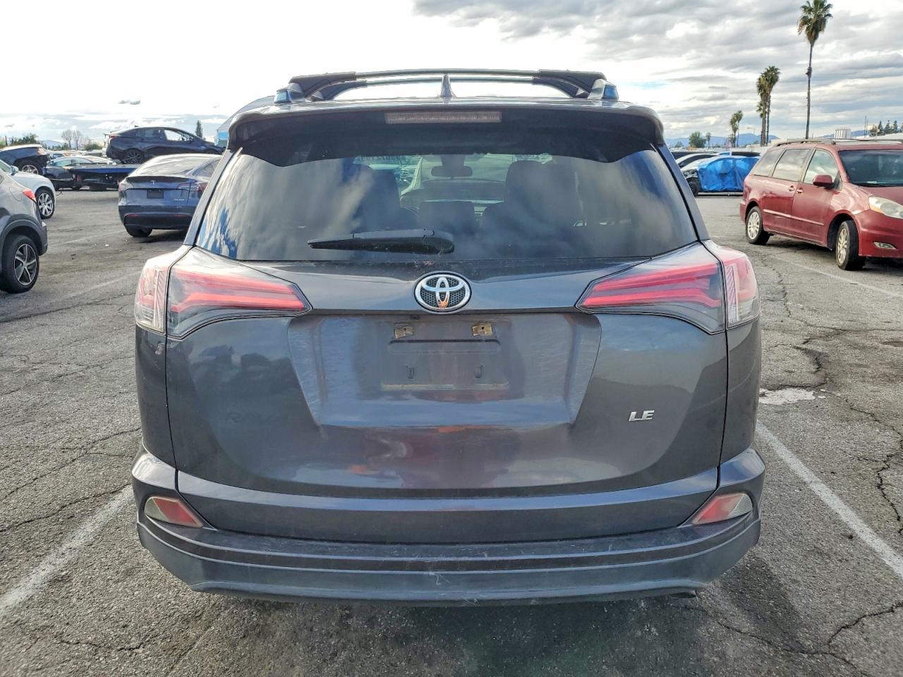 2017 TOYOTA RAV4 LE photo 6