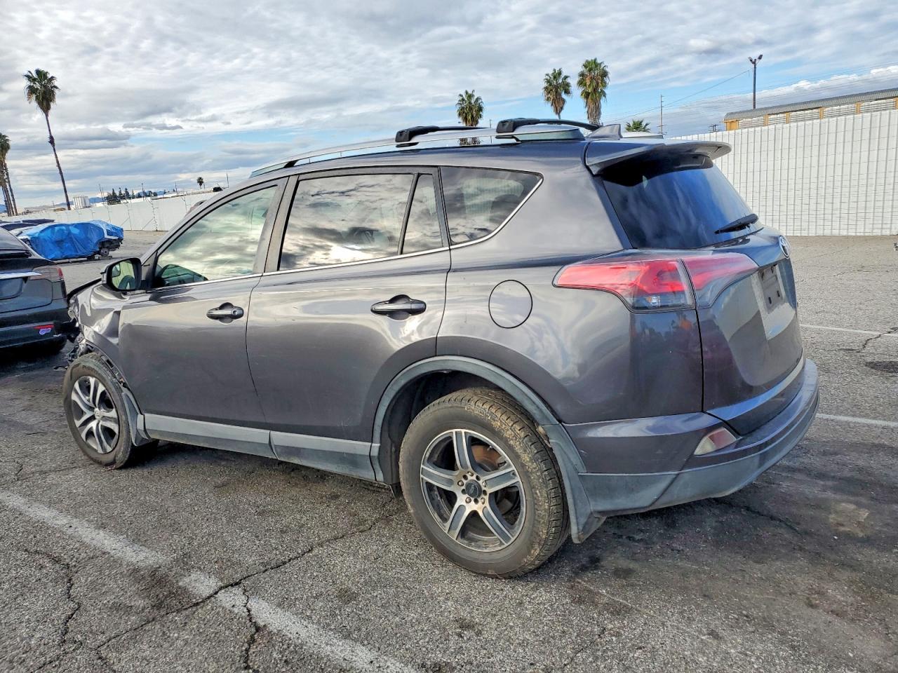 2017 TOYOTA RAV4 LE photo 2