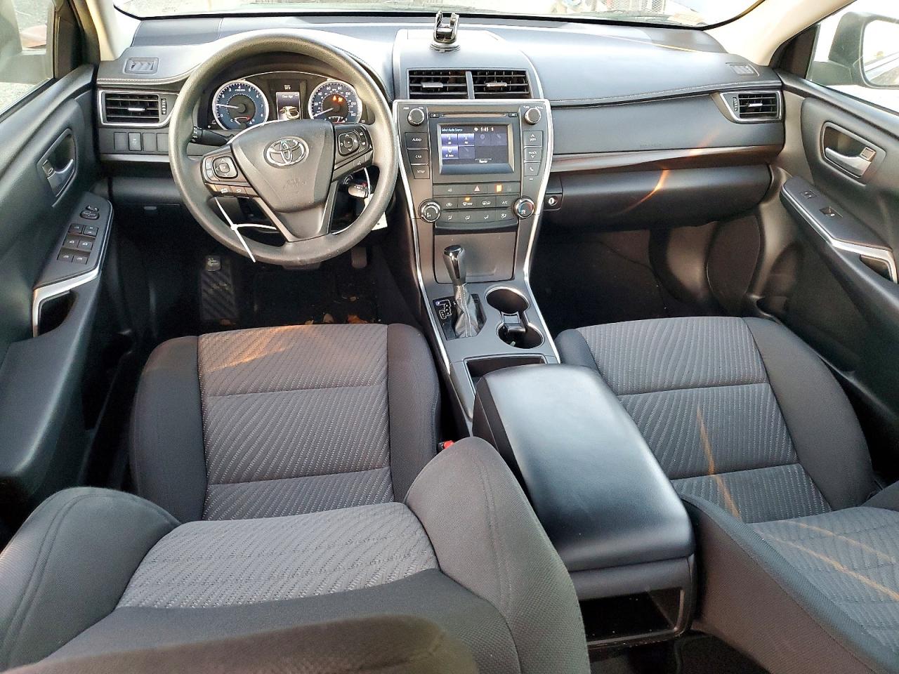 2016 TOYOTA CAMRY LE photo 8