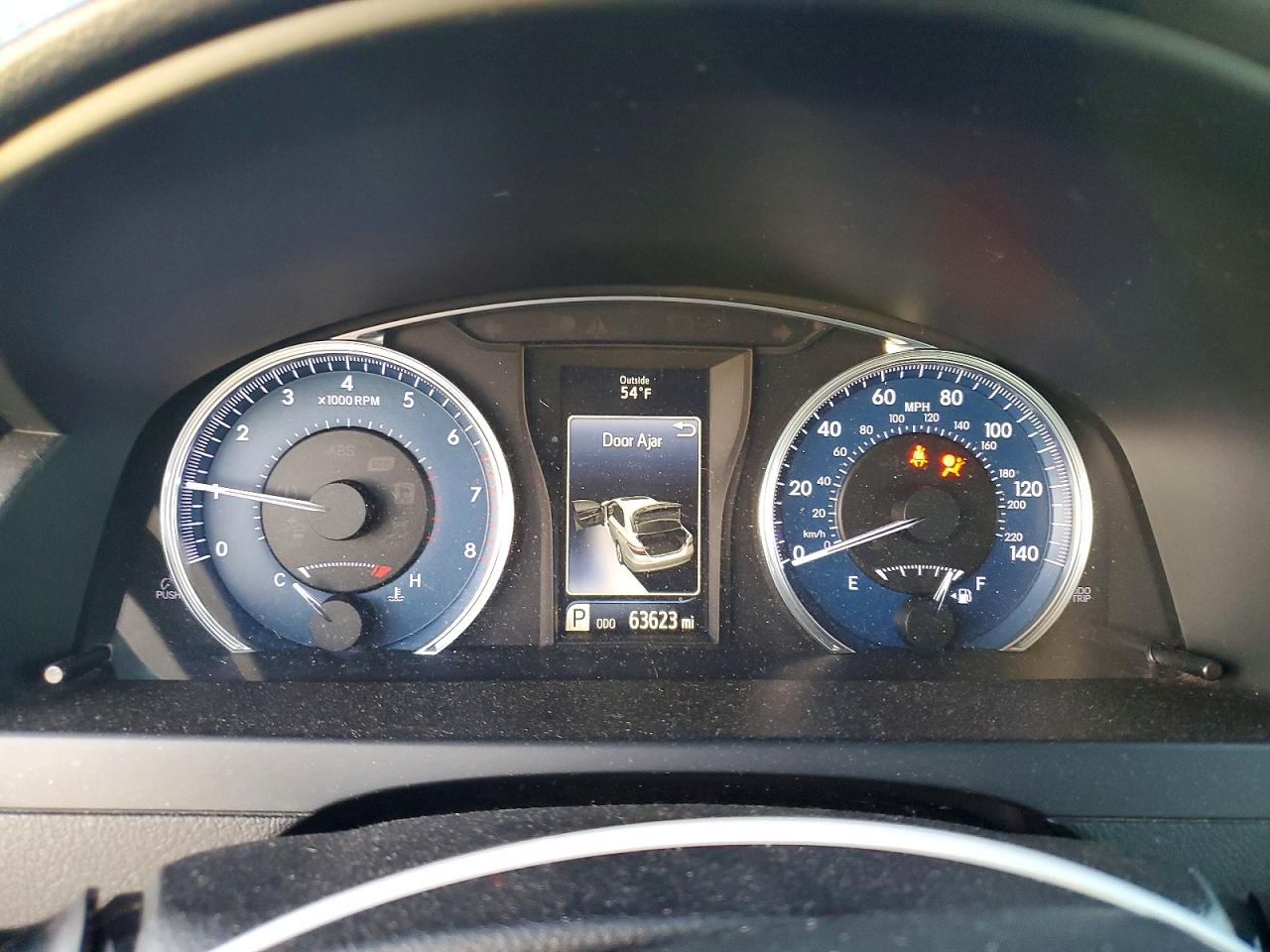 2016 TOYOTA CAMRY LE photo 9