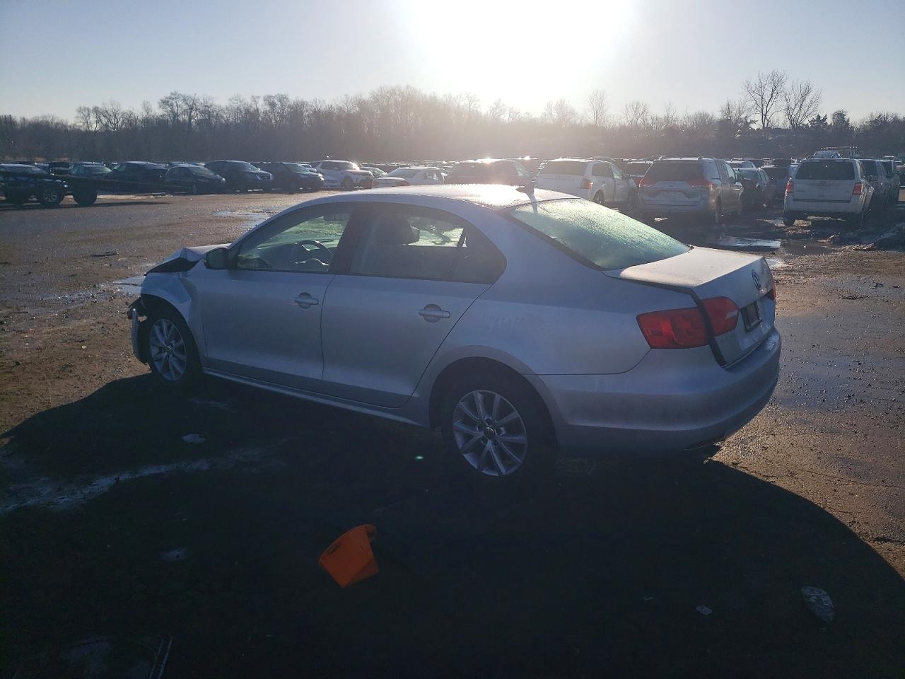 2012 VOLKSWAGEN JETTA SE photo 2