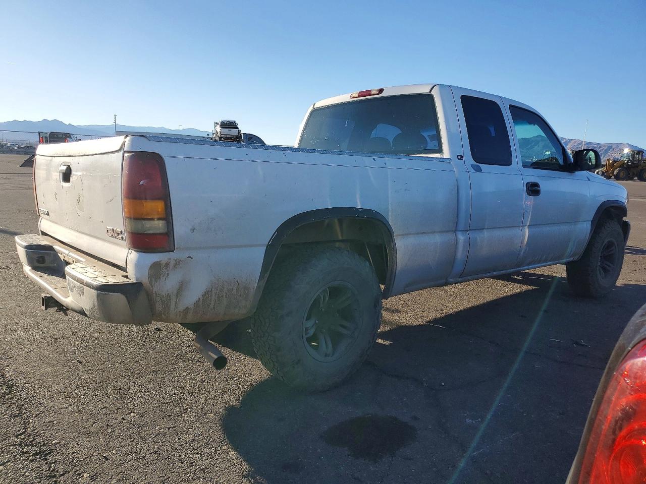 2001 GMC NEW SIERRA C1500 photo 3