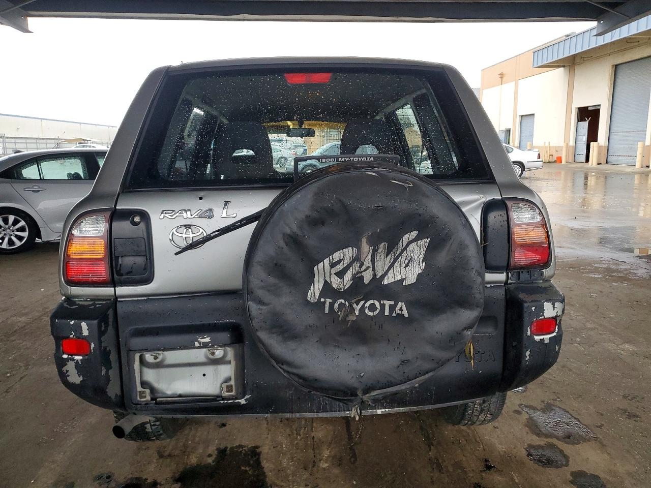 2000 TOYOTA RAV4 photo 6