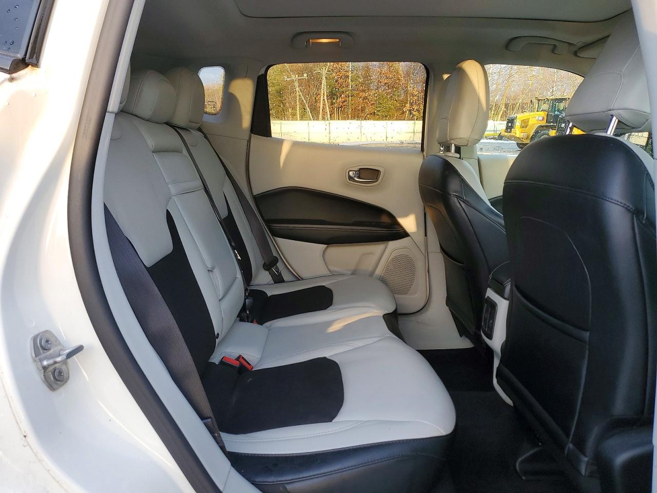 2017 JEEP COMPASS LATITUDE photo 11